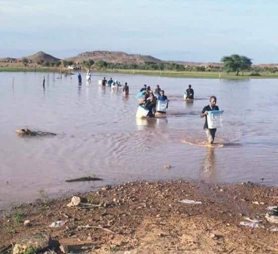 صناديق اقتراع "باكيول" تم حملها للعبور بنتائجها